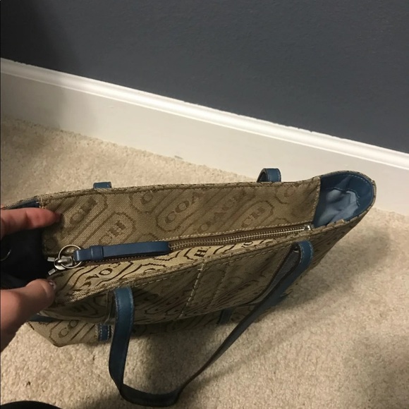 Coach purse - Picture 2 of 4